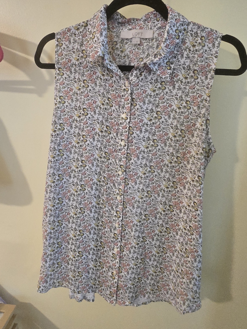 LOFT Women's Sleeveless Floral Button-Down Top in White Multicolor